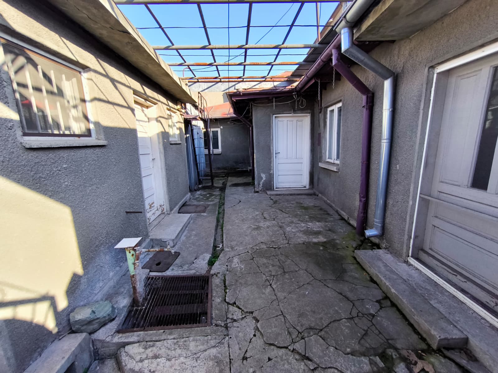ICIL -casa bătrânească 4 camere pe colt